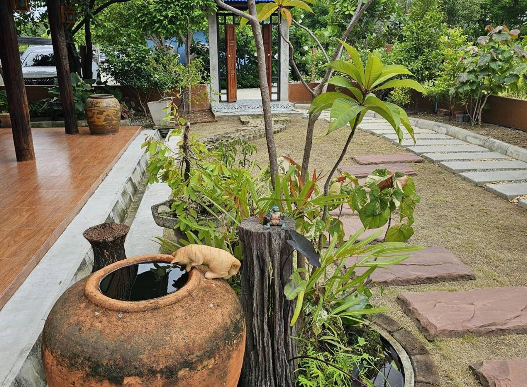 Nipatra Homestay Bangkok Exterior foto
